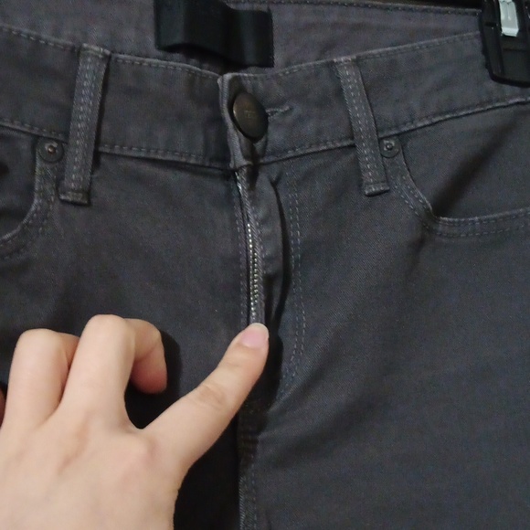 VINCE Brown Gray Low Rise Zippered Ankle Jeans Pants Size 26. - Picture 12 of 12